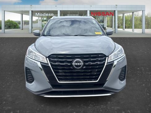 Certified 2024 Nissan Kicks SV FWD image 8