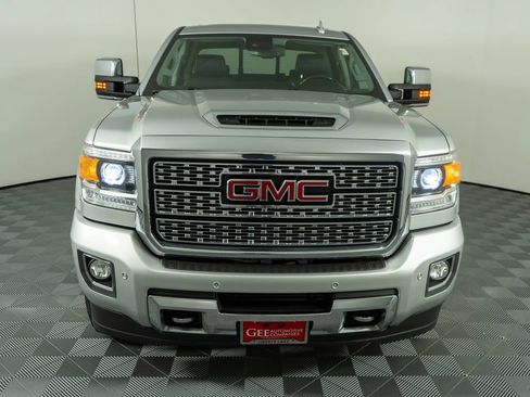 Used 2018 GMC Sierra 2500 Denali w/ Duramax Plus Package AWD/4WD image 2