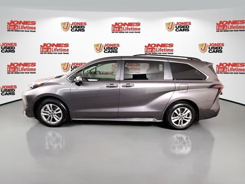 Certified 2024 Toyota Sienna XLE w/ XLE Plus Package AWD/4WD image 17