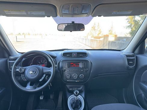 Used 2016 Kia Soul FWD image 16