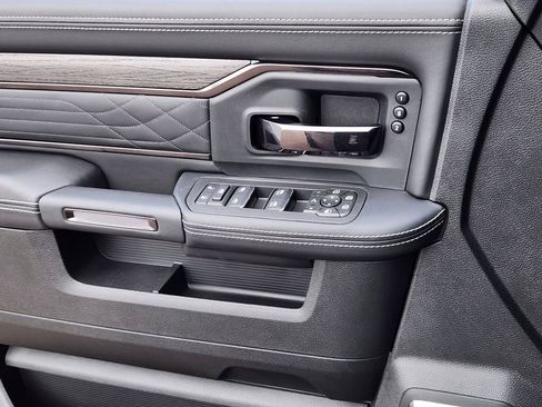 New 2026 RAM 2500 Limited AWD/4WD image 6