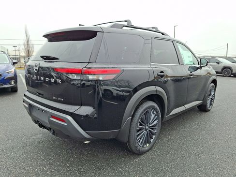 New 2026 Nissan Pathfinder SL w/ SL Premium Package image 4