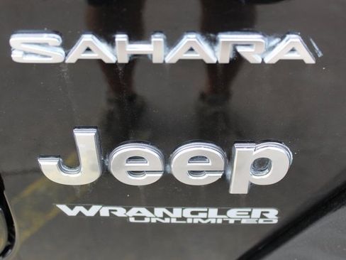 Used 2020 Jeep Wrangler Unlimited Sahara image 19