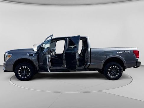 Used 2019 Nissan Titan PRO-4X w/ Pro-4x Convenience Package AWD/4WD image 36