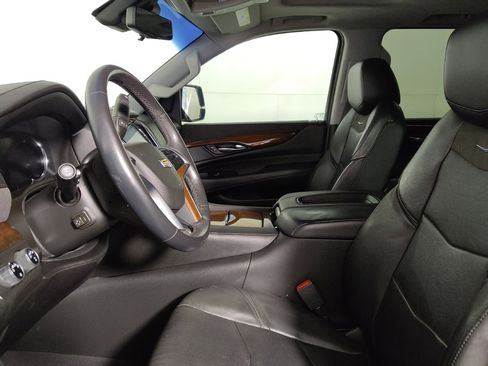 Used 2019 Cadillac Escalade ESV Premium Luxury w/ Escalade Sport Edition AWD/4WD image 17