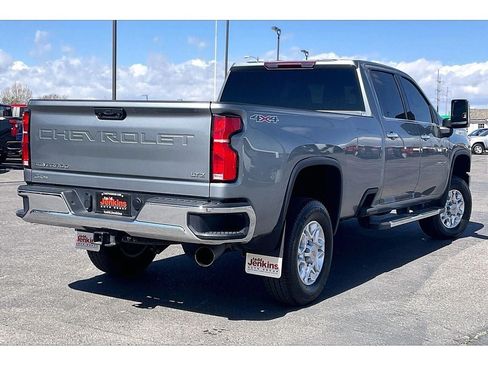 Used 2025 Chevrolet Silverado 3500 LTZ AWD/4WD image 15