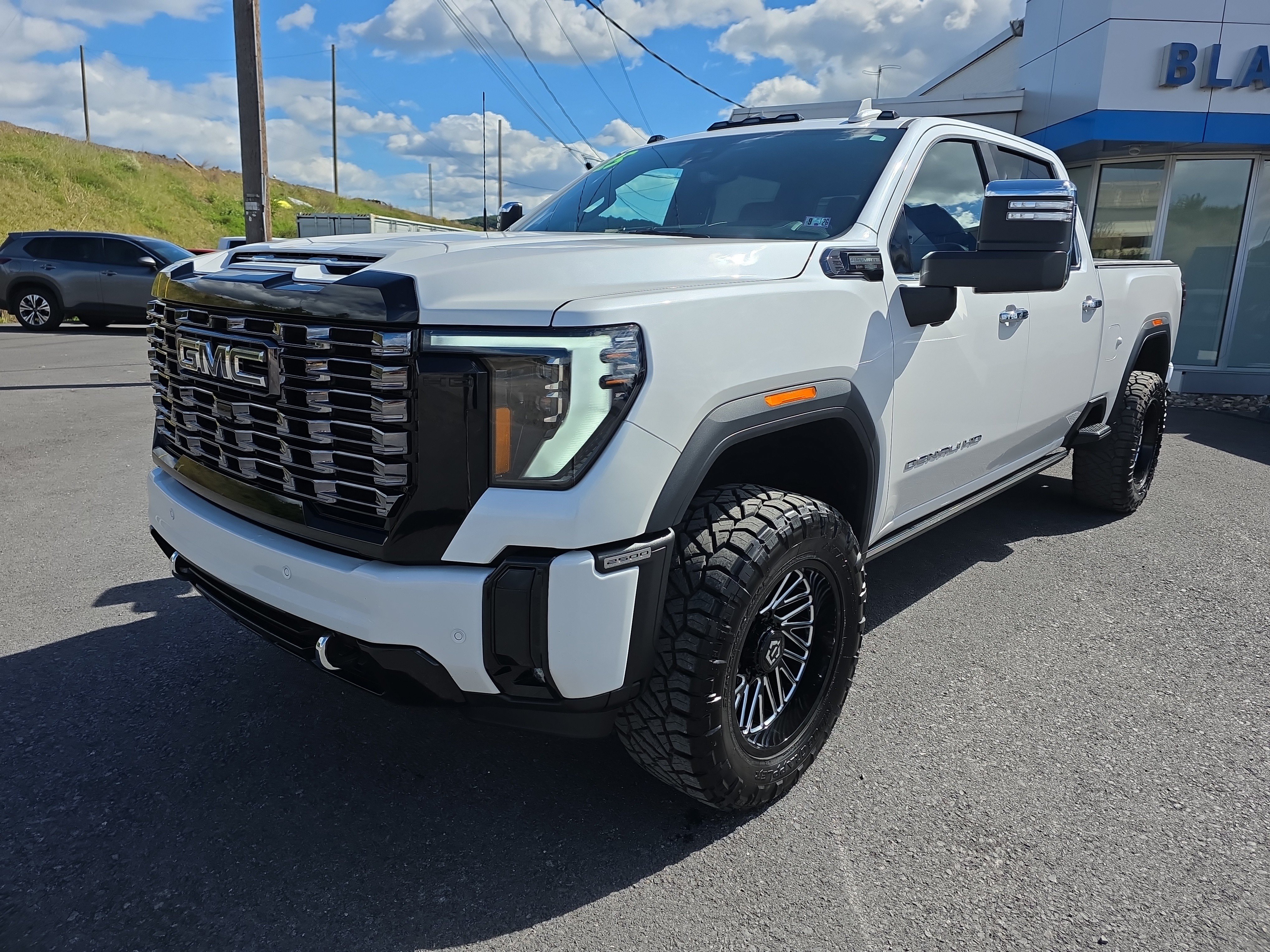 Used 2025 GMC Sierra 2500 Denali Ultimate w/ Max Trailering Package AWD/4WD image 7