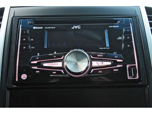 Used 2010 Nissan Frontier SE image 26