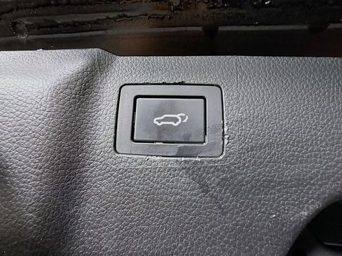 Used 2017 Hyundai Santa Fe Limited w/ Cargo Package image 42