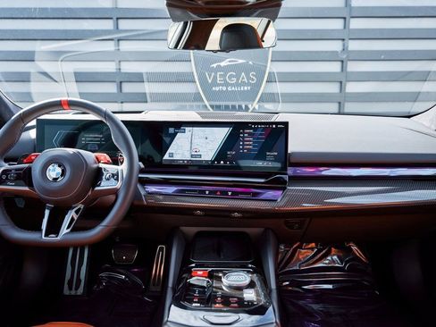 Used 2026 BMW M5 w/ Executive Package image 62