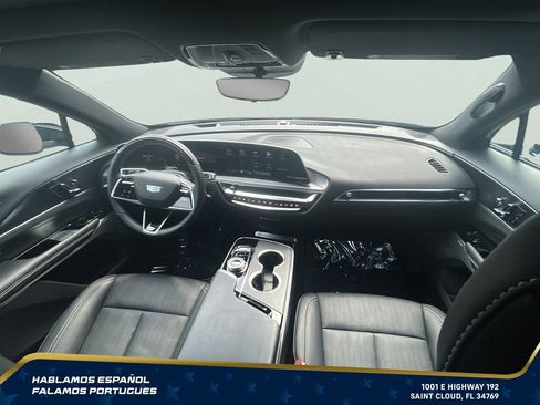Used 2025 Cadillac Lyriq Luxury w/ LPO, Floor Liner Package AWD/4WD image 28
