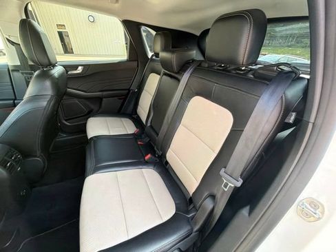 Used 2022 Ford Escape Titanium w/ Titanium Elite Package AWD/4WD image 14