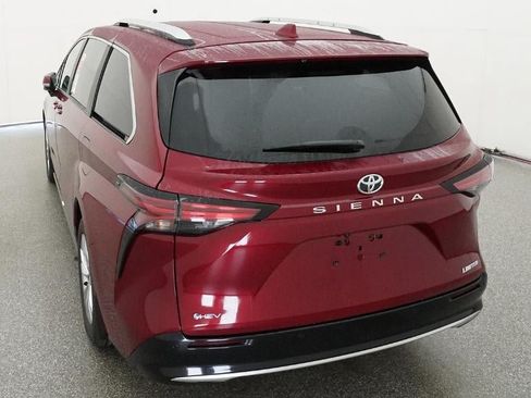 New 2026 Toyota Sienna Limited FWD image 6