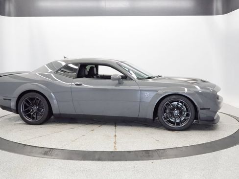 Used 2018 Dodge Challenger SRT Hellcat RWD image 30