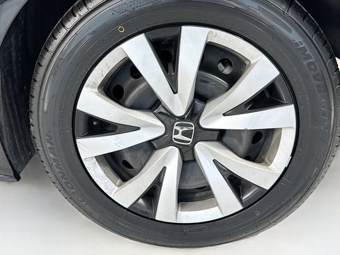 Certified 2025 Honda Civic LX image 31
