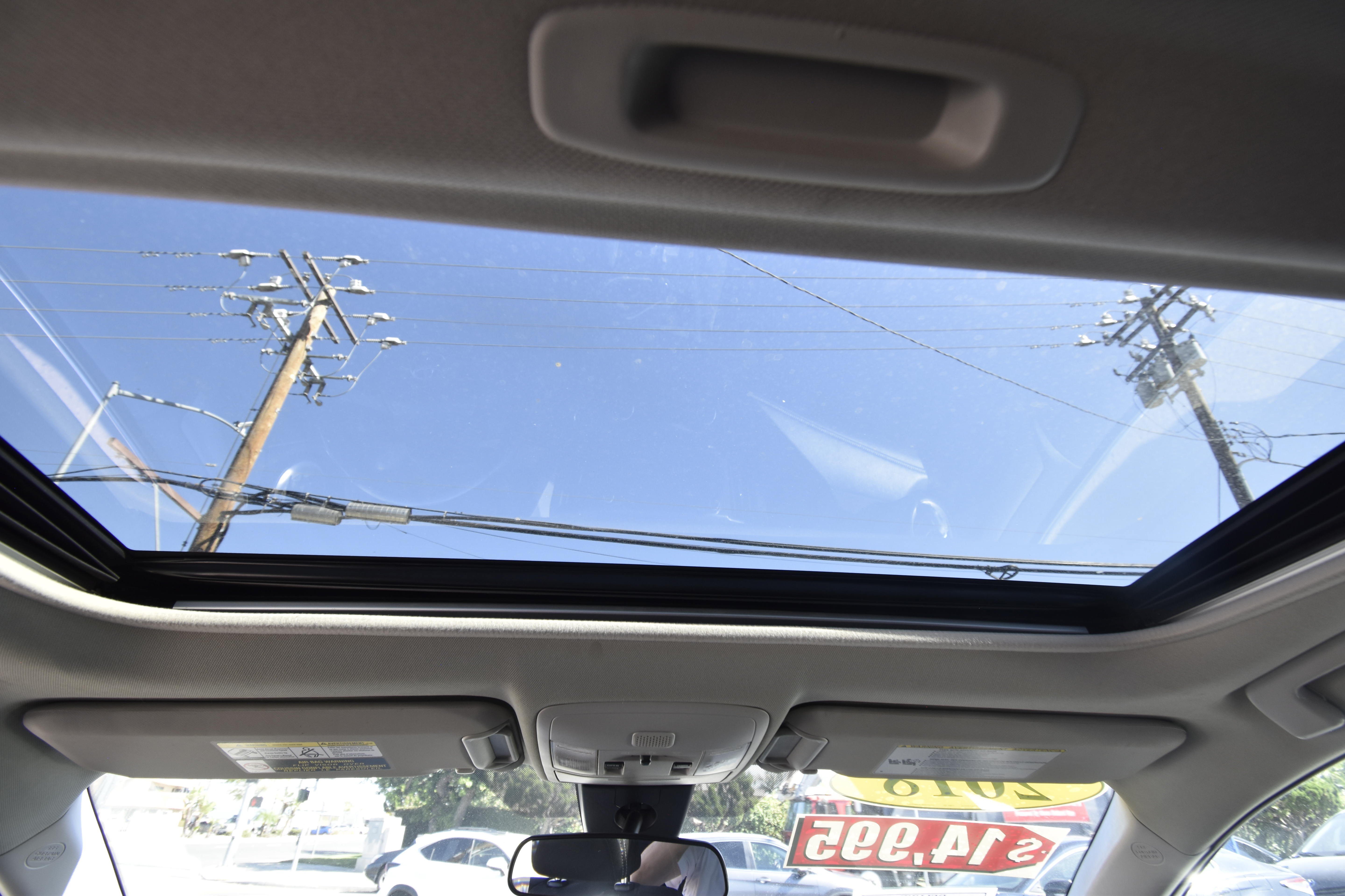 Used 2018 Toyota RAV4 XLE w/ Plus Extra Value Package FWD image 14