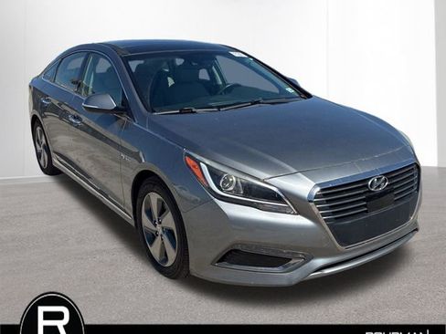 Used 2017 Hyundai Sonata Limited w/ Ultimate Package 02 FWD image 7