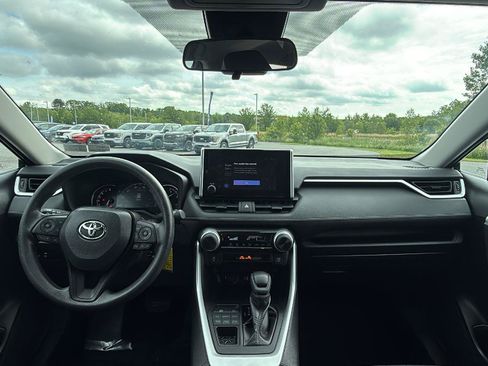 Used 2023 Toyota RAV4 LE AWD/4WD image 26