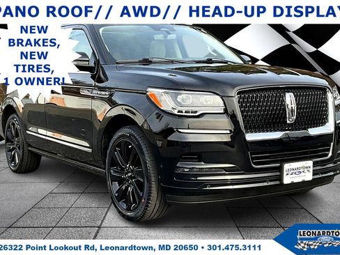 Used 2022 Lincoln Navigator Reserve image 1