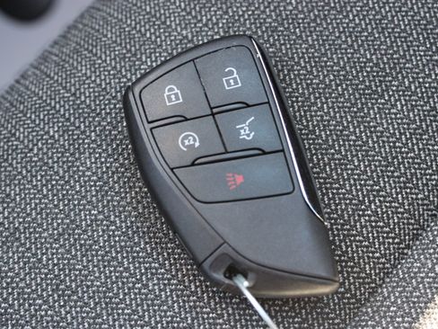 Used 2025 GMC Acadia Elevation image 47