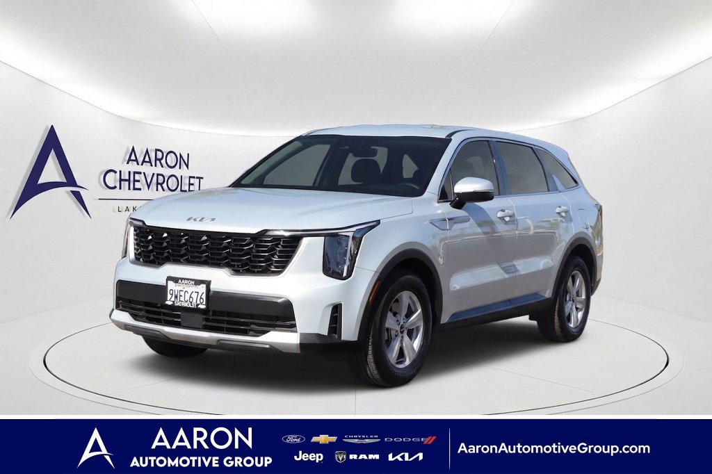Used 2026 Kia Sorento LX FWD image 1