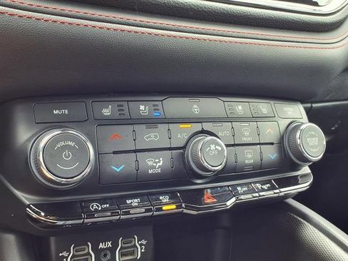 Used 2024 Dodge Durango GT AWD/4WD image 15