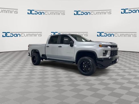 Used 2023 Chevrolet Silverado 2500 Custom w/ Custom Convenience Package AWD/4WD image 2