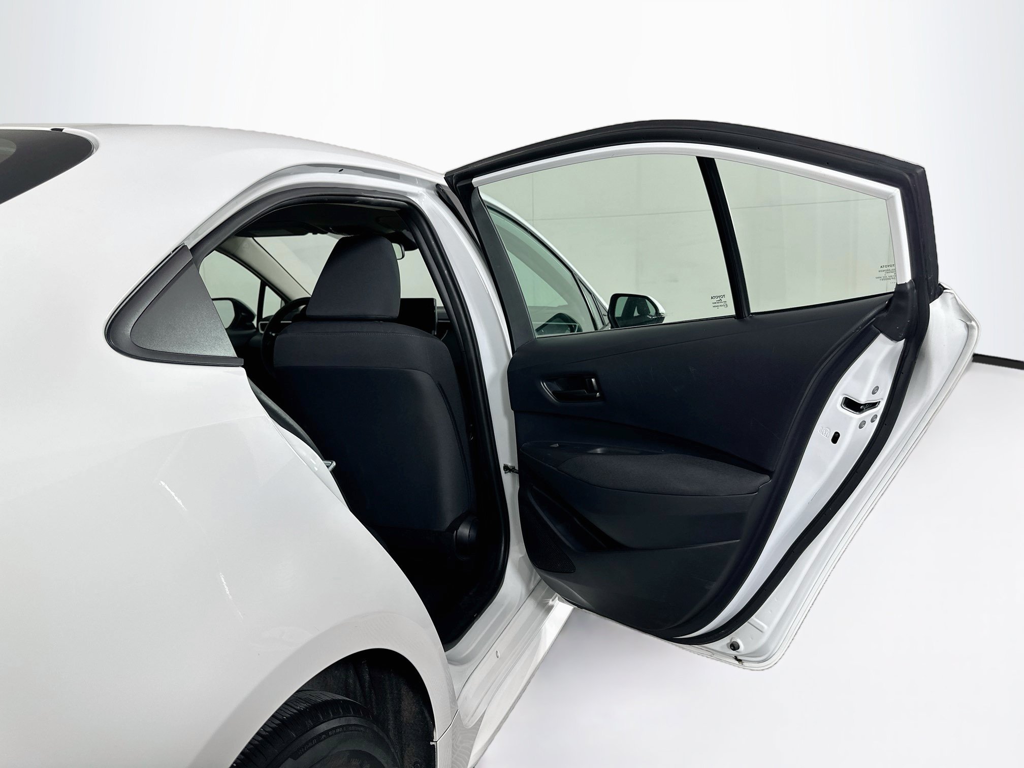 Used 2025 Toyota Corolla LE FWD image 27