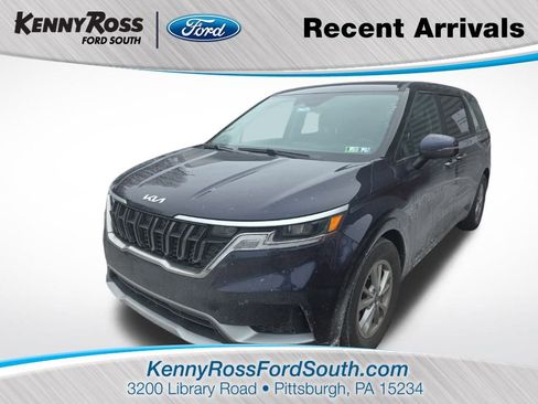 Used 2024 Kia Carnival LX image 1