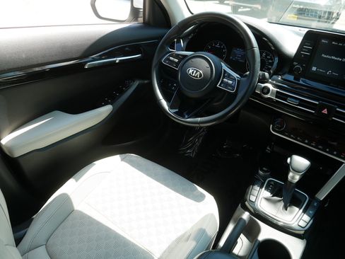 Certified 2021 Kia Seltos EX AWD/4WD image 9