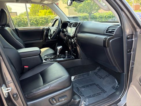 Certified 2023 Toyota 4Runner TRD Off-Road Premium w/ Moonroof Package AWD/4WD image 28