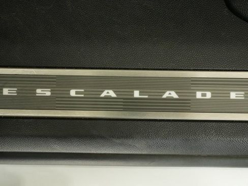 Used 2022 Cadillac Escalade ESV Sport w/ Touring Package image 19