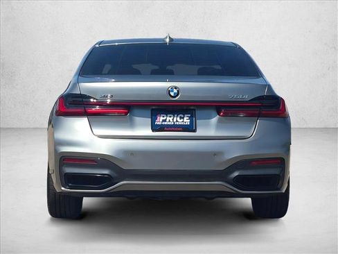 Used 2022 BMW 750Li xDrive AWD/4WD image 7