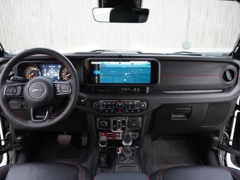 Used 2024 Jeep Gladiator Rubicon image 17