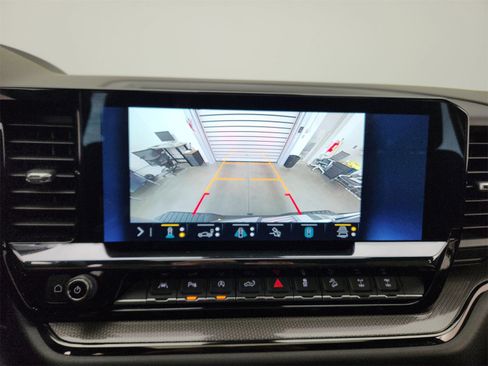 Used 2023 Chevrolet Silverado 1500 ZR2 w/ Technology Package image 27