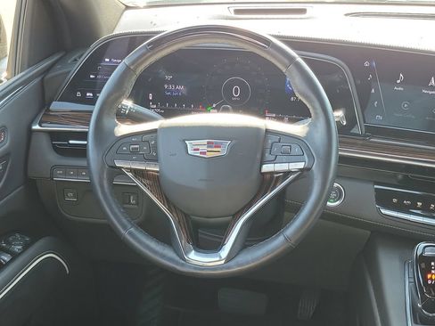 Used 2023 Cadillac Escalade Premium Luxury AWD/4WD image 28