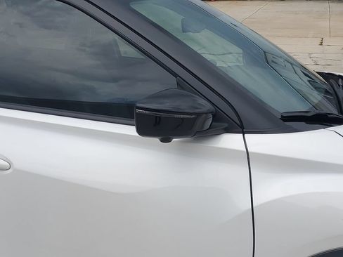 Used 2024 Nissan Kicks SR w/ SR Premium Package FWD image 10