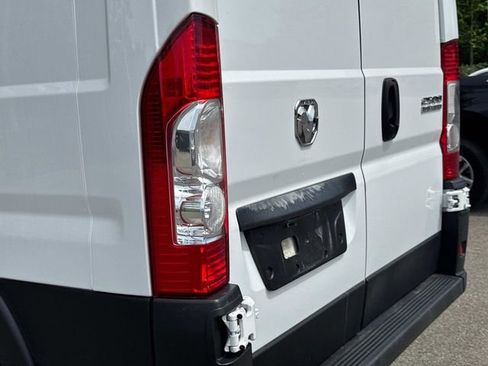 Used 2025 RAM ProMaster 2500 w/ Convenience Group FWD image 11