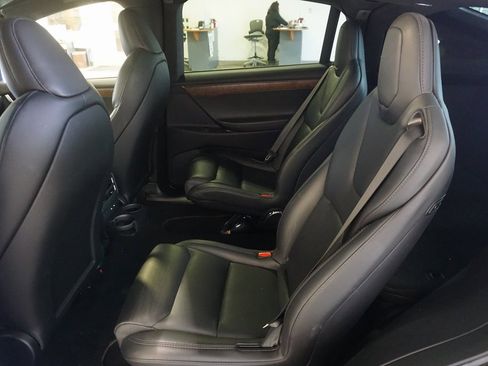 Used 2020 Tesla Model X Long Range image 21