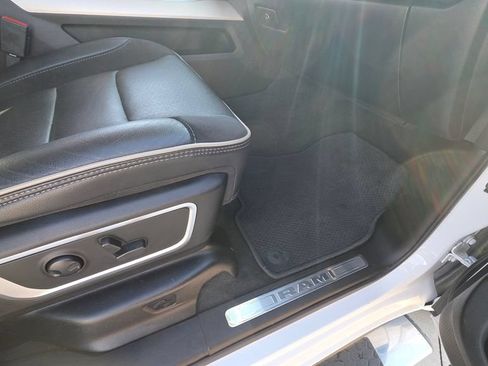 Used 2022 RAM 1500 Laramie AWD/4WD image 14