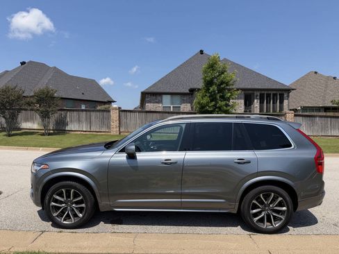 Used 2018 Volvo XC90 T6 Momentum w/ Convenience Package AWD/4WD image 3