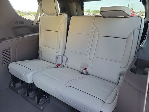 New 2026 GMC Yukon XL Denali w/ Denali Reserve Package RWD image 14