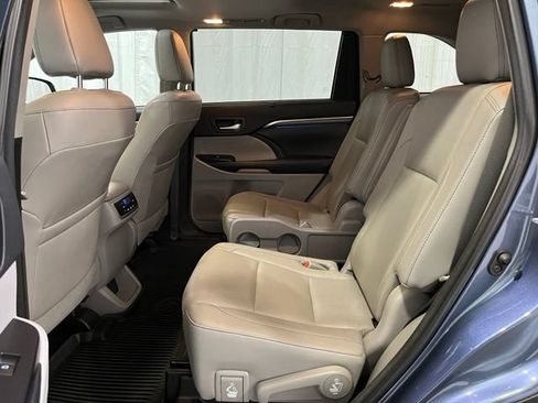 Certified 2018 Toyota Highlander Limited AWD/4WD image 11