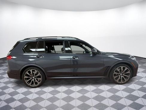 Used 2022 BMW X7 M50i w/ Dynamic Handling Package image 7