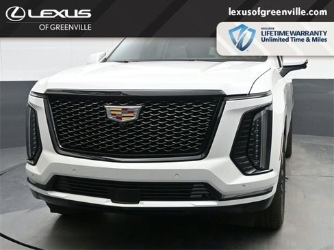 Used 2025 Cadillac Escalade Sport Platinum image 3