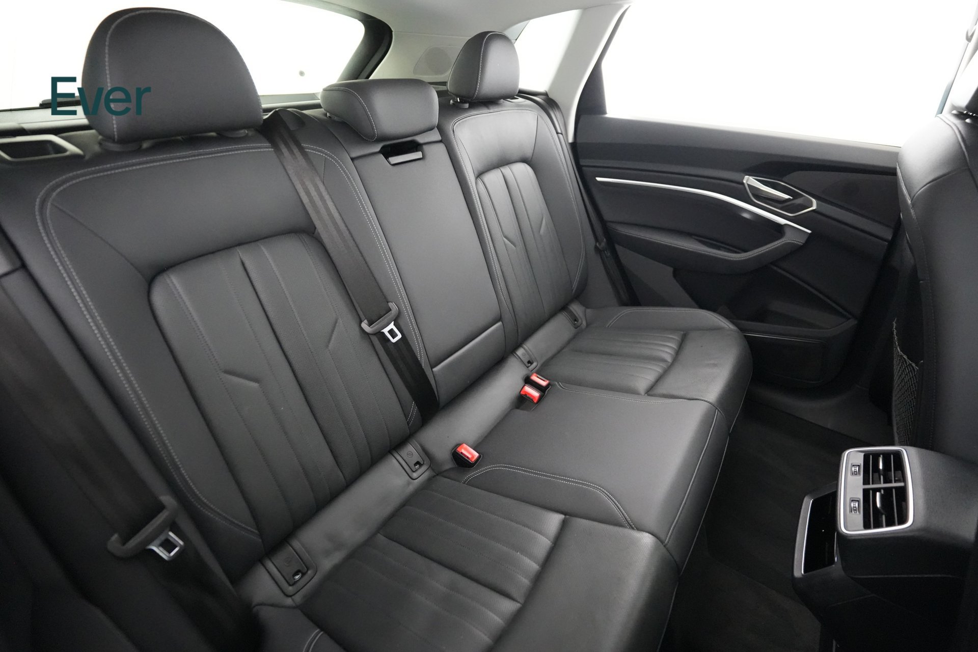 Used 2024 Audi Q8 e-tron Premium Plus w/ Premium Plus Package AWD/4WD image 5