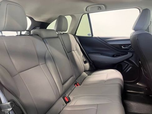 Used 2025 Subaru Outback Limited image 13