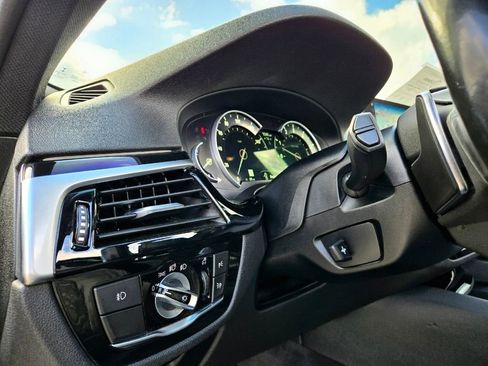 Used 2017 BMW 540i xDrive image 30