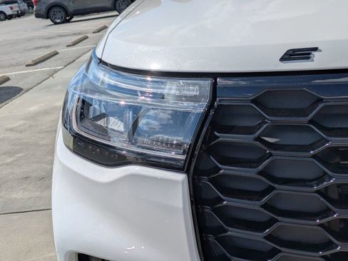 New 2026 Ford Explorer ST-Line w/ ST-Line Street Pack image 9