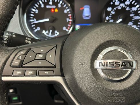 Used 2019 Nissan Rogue SL FWD image 35